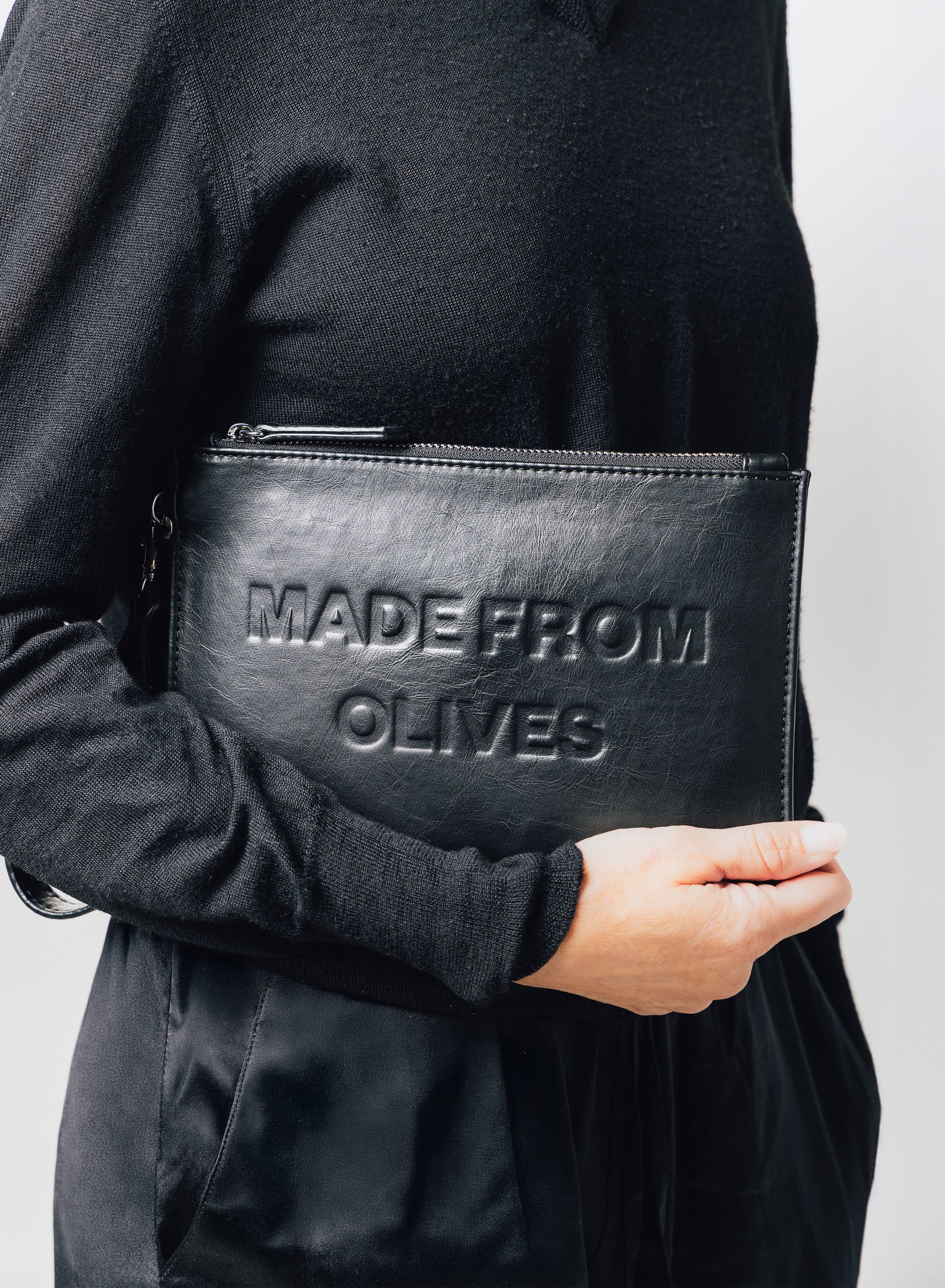 Orion pouch Nero - Olives