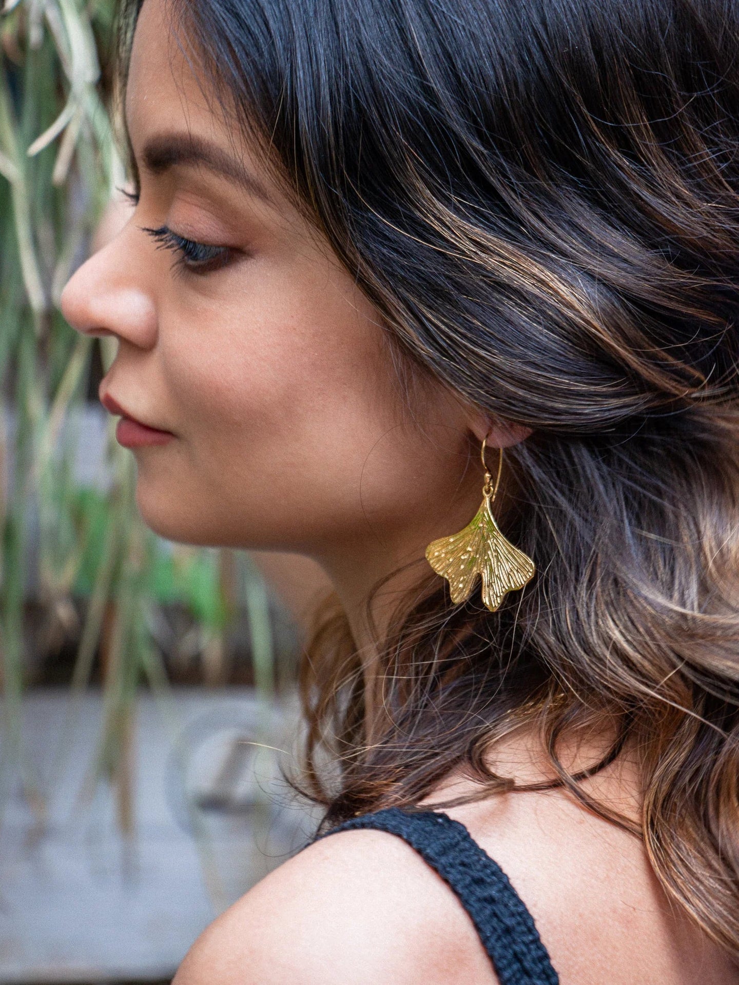 Small Ginkgo Leaf Gold Earrings - Farmatuur