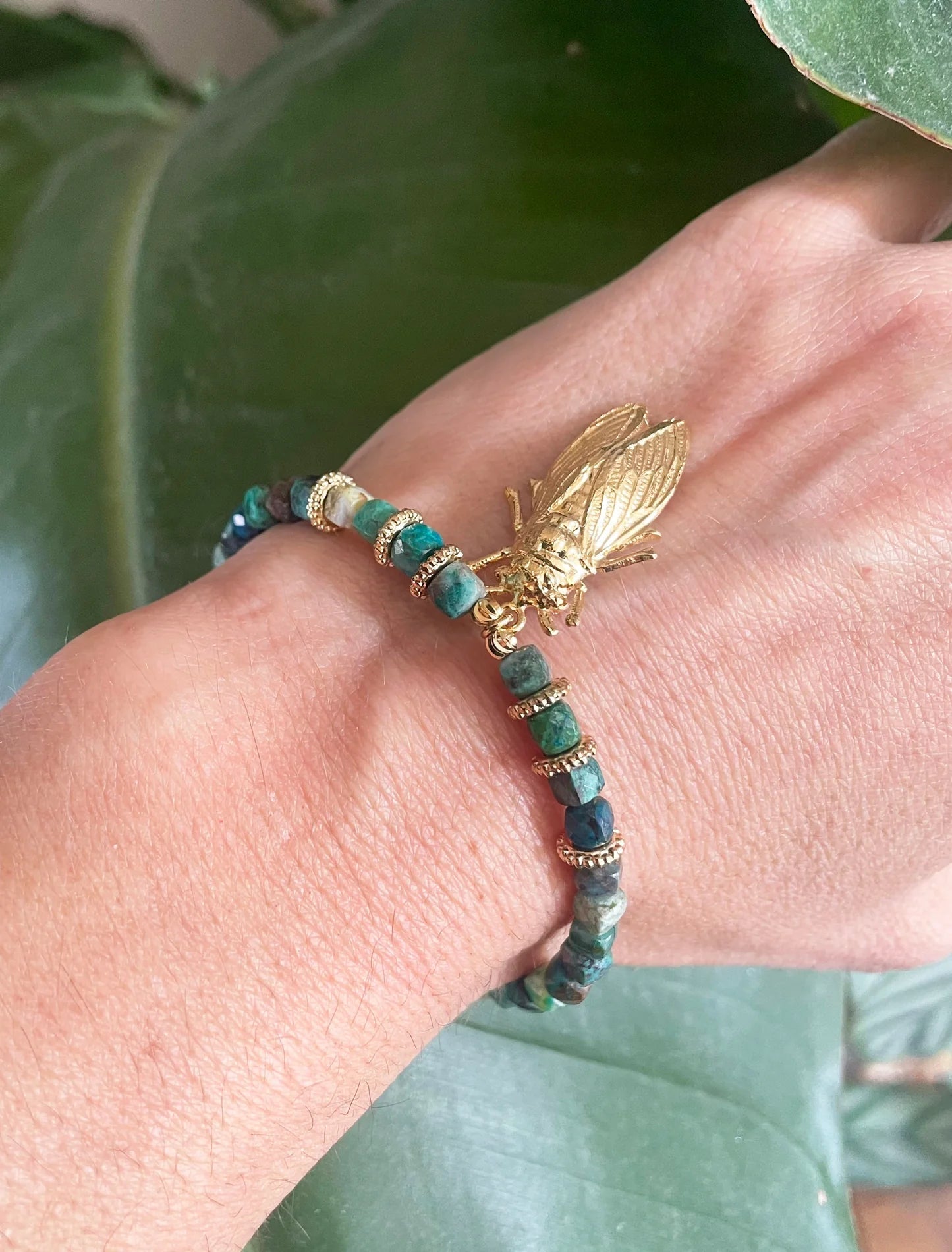 Stone Bracelet with Gold Cicada - Farmatuur