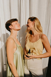 SUNNY BODY OIL - Farmatuur